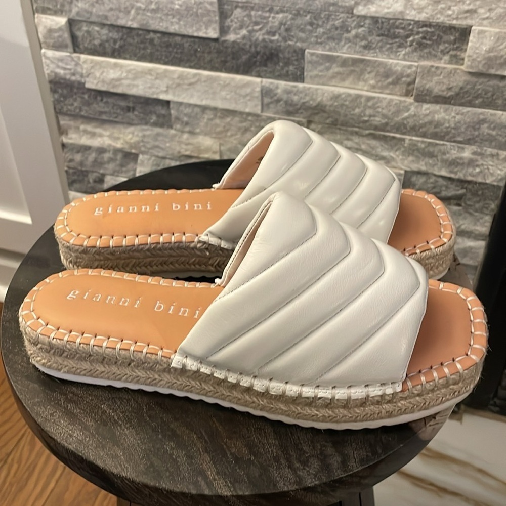 GIANNI BINI WHITE PUFFY LEATHER SLIDES PLATFORM SIZE 8.5 - Picture 2 of 8